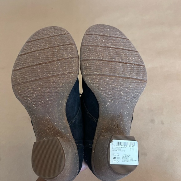 Clark’s Carleta Lyon Navy Suede Lace up Block Heel Ankle Boots Size Women’s US 7 - Picture 7 of 11